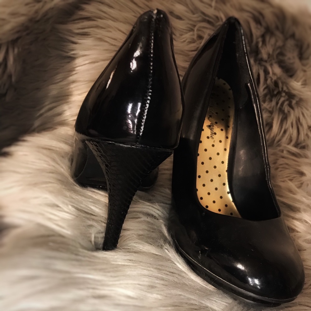 Sarah Jayne heels 🖤🖤🖤🖤🖤🖤🖤